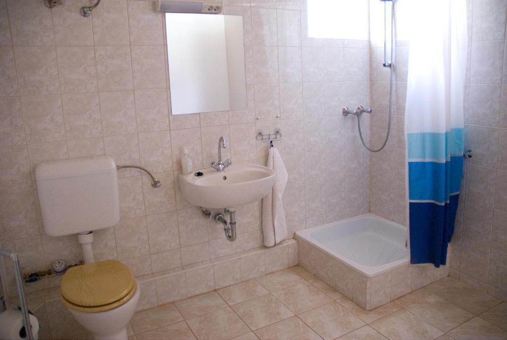 Haramia Csapszek Es Fogado Hotel Szombathely Cameră foto