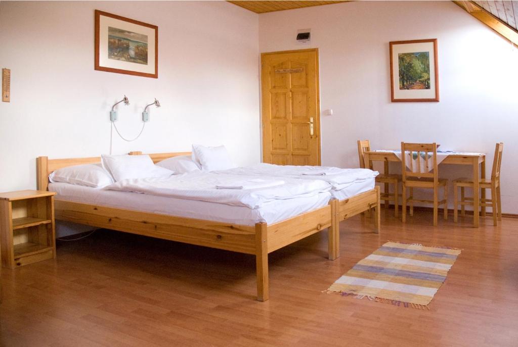 Haramia Csapszek Es Fogado Hotel Szombathely Cameră foto