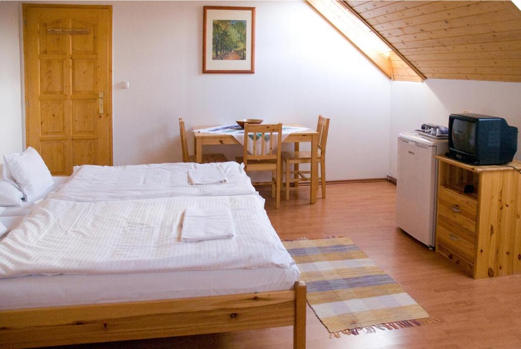 Haramia Csapszek Es Fogado Hotel Szombathely Cameră foto